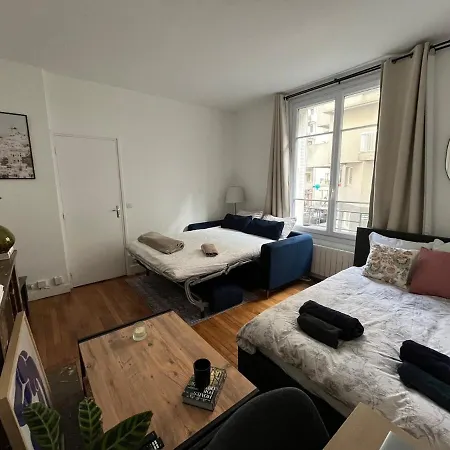 Charming Flat At The Heart Of Appartamento Parigi